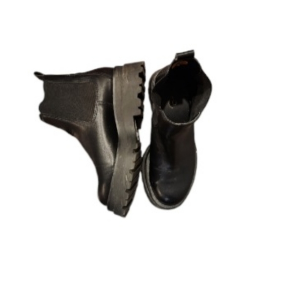 Aldo Black Chelsea Boot with Lug Sole - Picture 7 of 8